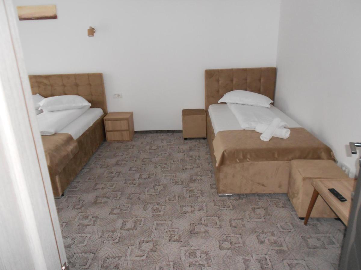 Andrana Hotel Caciulata Buitenkant foto