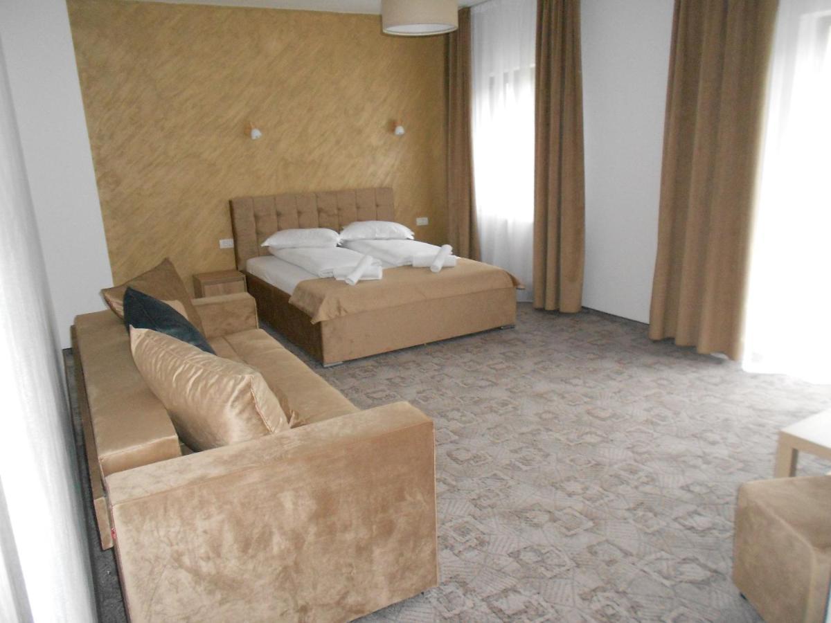 Andrana Hotel Caciulata Buitenkant foto