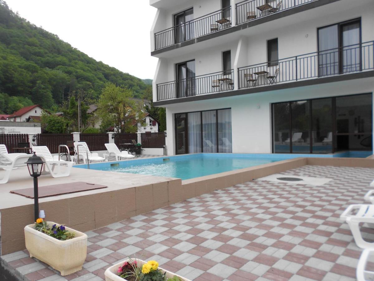 Andrana Hotel Caciulata Buitenkant foto