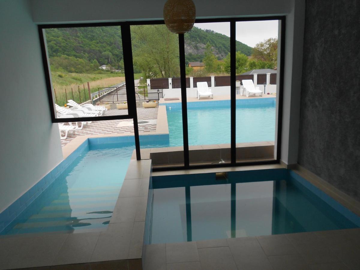 Andrana Hotel Caciulata Buitenkant foto